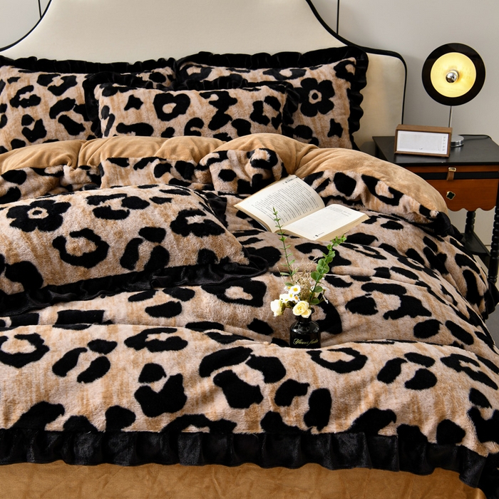 91家纺网 家纺一手货源 找家纺 （总）畅畅家纺 2025新款冬季9斤重加厚皮草绒兔毛绒轻奢赫本风牛奶绒花边四件套