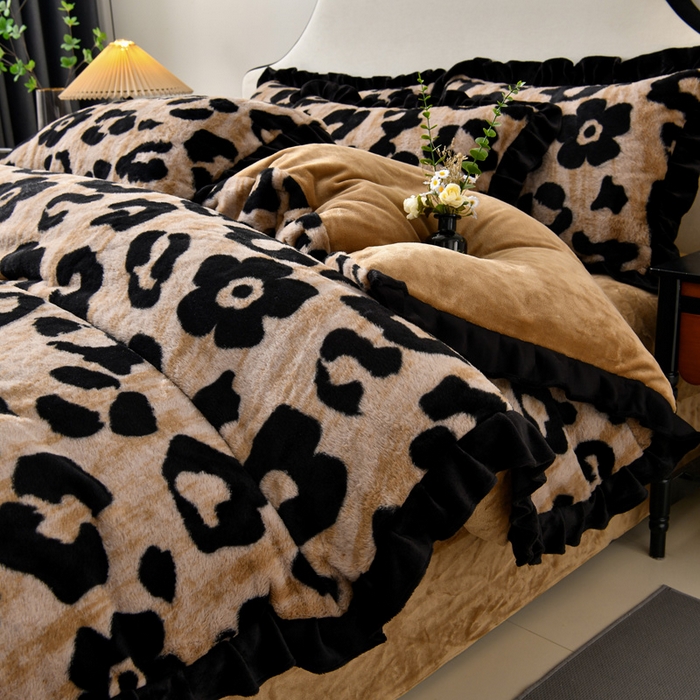 91家纺网 家纺一手货源 找家纺 （总）畅畅家纺 2025新款冬季9斤重加厚皮草绒兔毛绒轻奢赫本风牛奶绒花边四件套