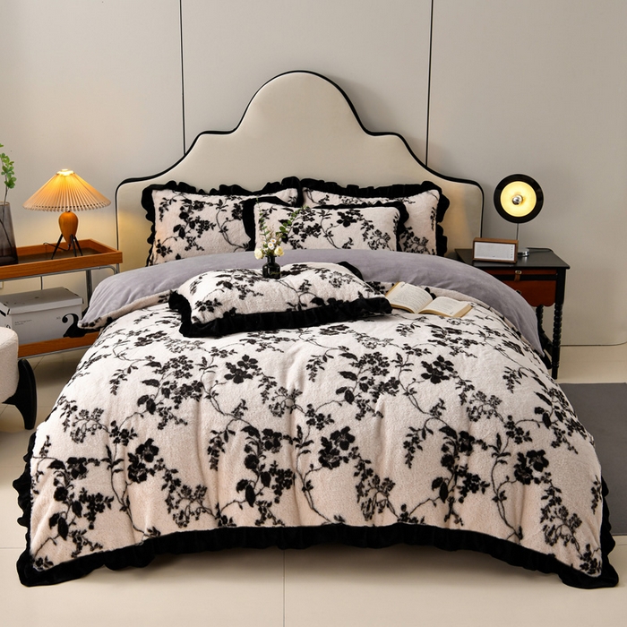 91家纺网 家纺一手货源 找家纺 （总）畅畅家纺 2025新款冬季9斤重加厚皮草绒兔毛绒轻奢赫本风牛奶绒花边四件套