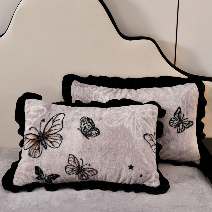 91家纺网 家纺一手货源 找家纺 畅畅家纺 2025新款冬季9斤重加厚皮草绒兔毛绒轻奢赫本风牛奶绒花边四件套 轻奢-蝴蝶