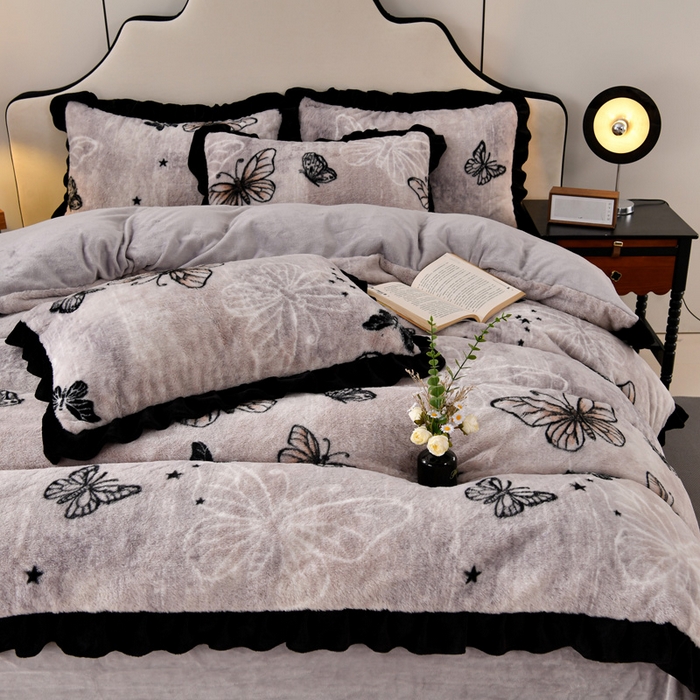 91家纺网 家纺一手货源 找家纺 畅畅家纺 2025新款冬季9斤重加厚皮草绒兔毛绒轻奢赫本风牛奶绒花边四件套 轻奢-蝴蝶