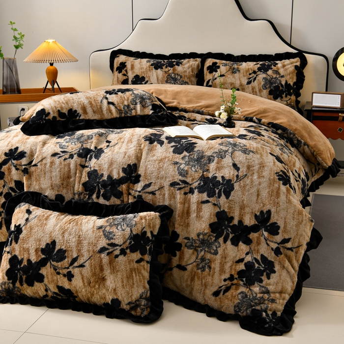 91家纺网 家纺一手货源 找家纺 畅畅家纺 2025新款冬季9斤重加厚皮草绒兔毛绒轻奢赫本风牛奶绒花边四件套 轻奢-花影