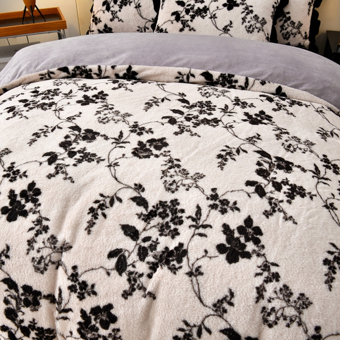 91家纺网 家纺一手货源 找家纺 畅畅家纺 2025新款冬季9斤重加厚皮草绒兔毛绒轻奢赫本风牛奶绒花边四件套 轻奢-树影