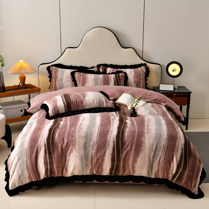 畅畅家纺 2025新款冬季9斤重加厚皮草绒兔毛绒轻奢赫本风牛奶绒花边四件套 轻奢-条纹