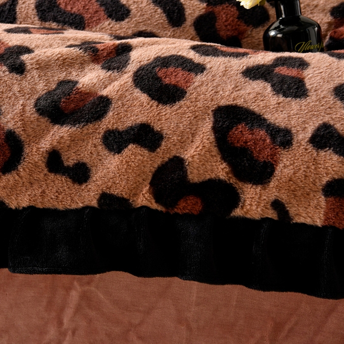 91家纺网 家纺一手货源 找家纺 畅畅家纺 2025新款冬季9斤重加厚皮草绒兔毛绒轻奢赫本风牛奶绒花边四件套 轻奢-小豹纹