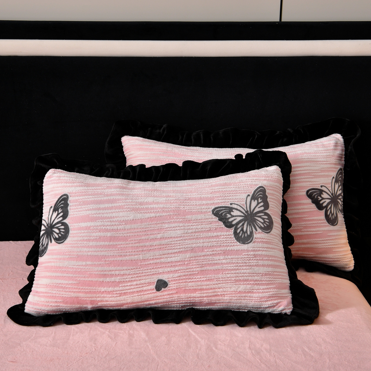 91家纺网 家纺一手货源 找家纺 （总）畅畅家纺 2025新款冬季雕花绒赫本风牛奶绒花边四件套花边蝴蝶系列