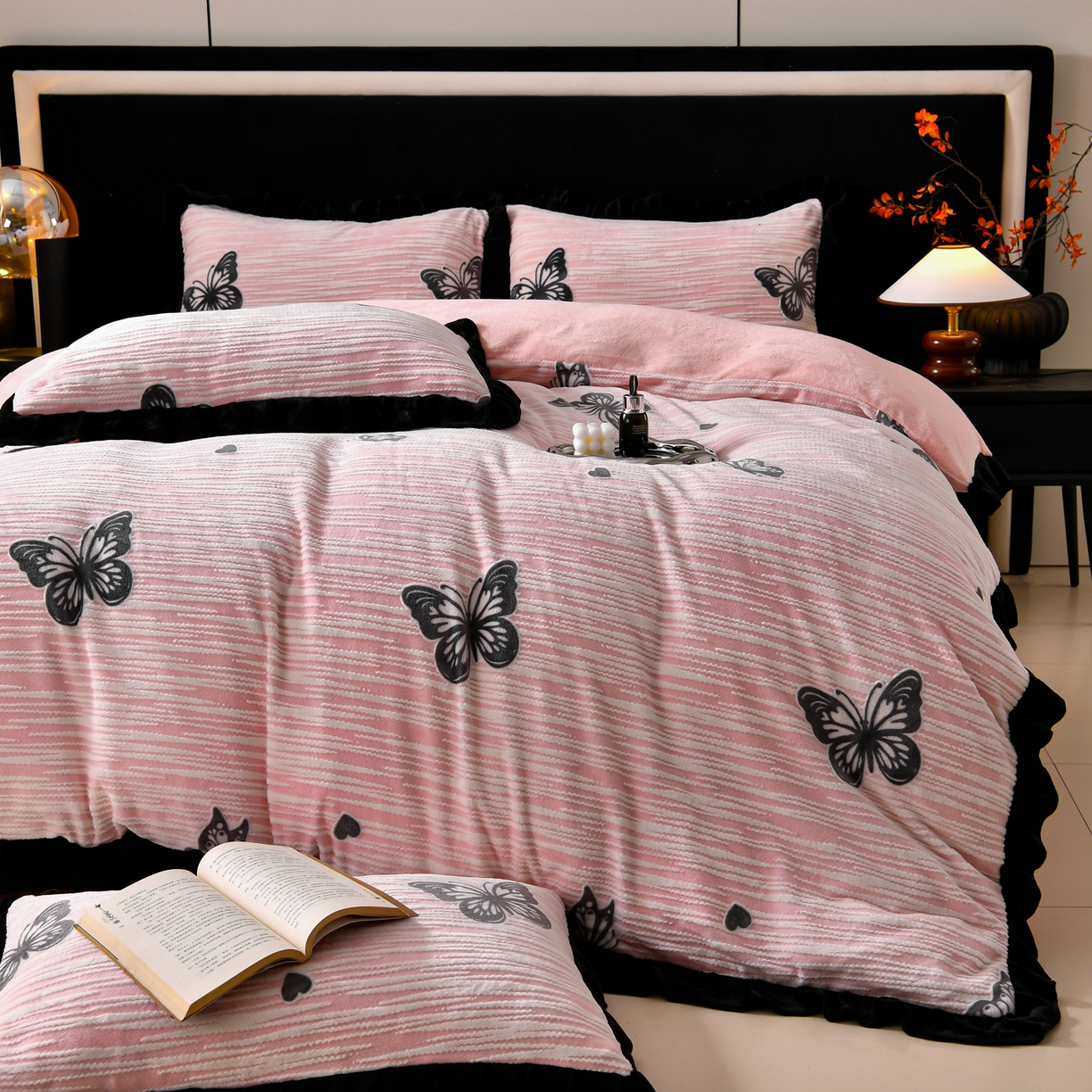 91家纺网 家纺一手货源 找家纺 （总）畅畅家纺 2025新款冬季雕花绒赫本风牛奶绒花边四件套花边蝴蝶系列