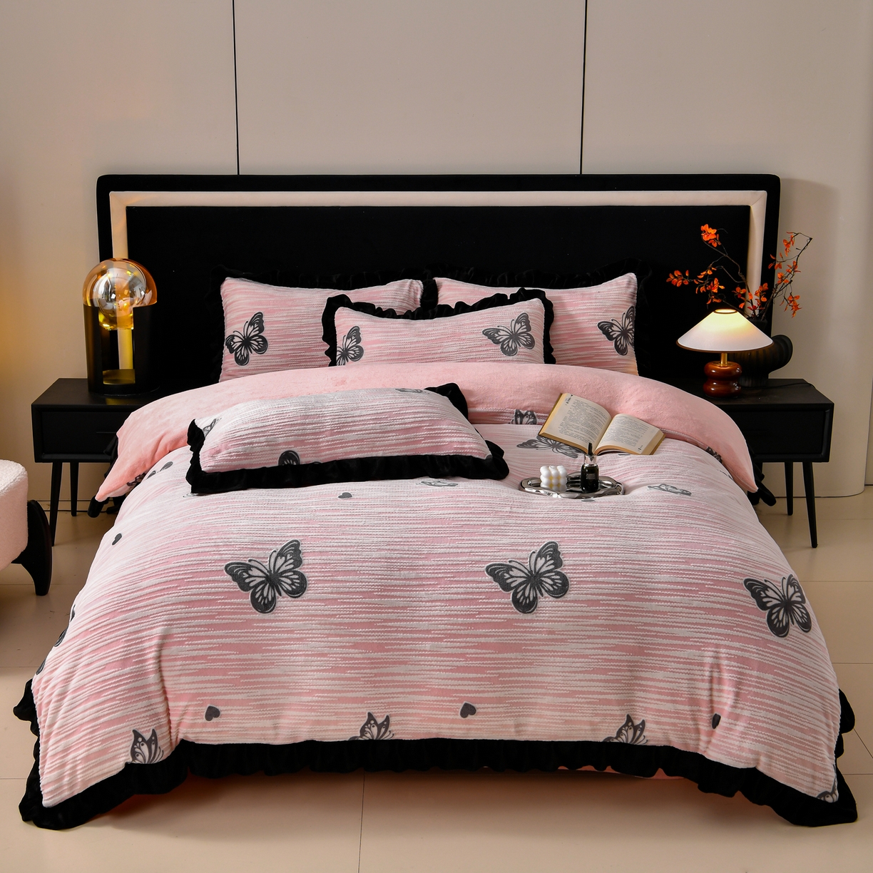 91家纺网 家纺一手货源 找家纺 （总）畅畅家纺 2025新款冬季雕花绒赫本风牛奶绒花边四件套花边蝴蝶系列