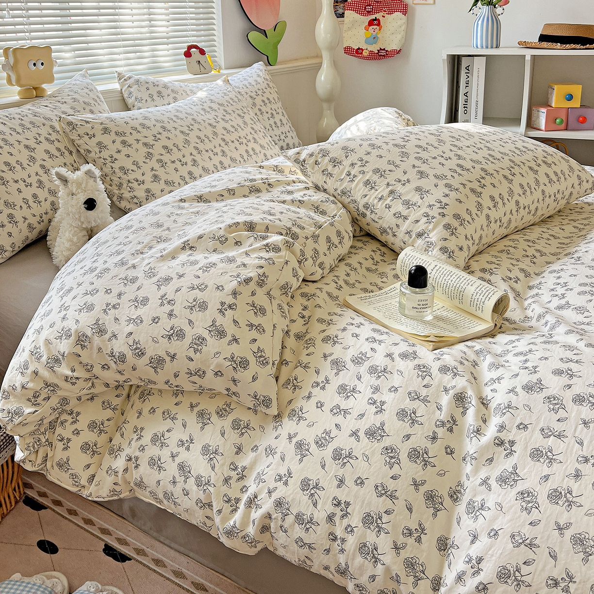 91家纺网 家纺一手货源 找家纺 优选 2025新款加厚爆款小布袋韩国古法高克重水洗棉床单学生三件套床笠款四件套 线描花集