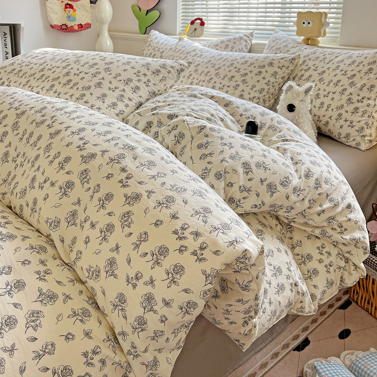 91家纺网 家纺一手货源 找家纺 优选 2025新款加厚爆款小布袋韩国古法高克重水洗棉床单学生三件套床笠款四件套 线描花集