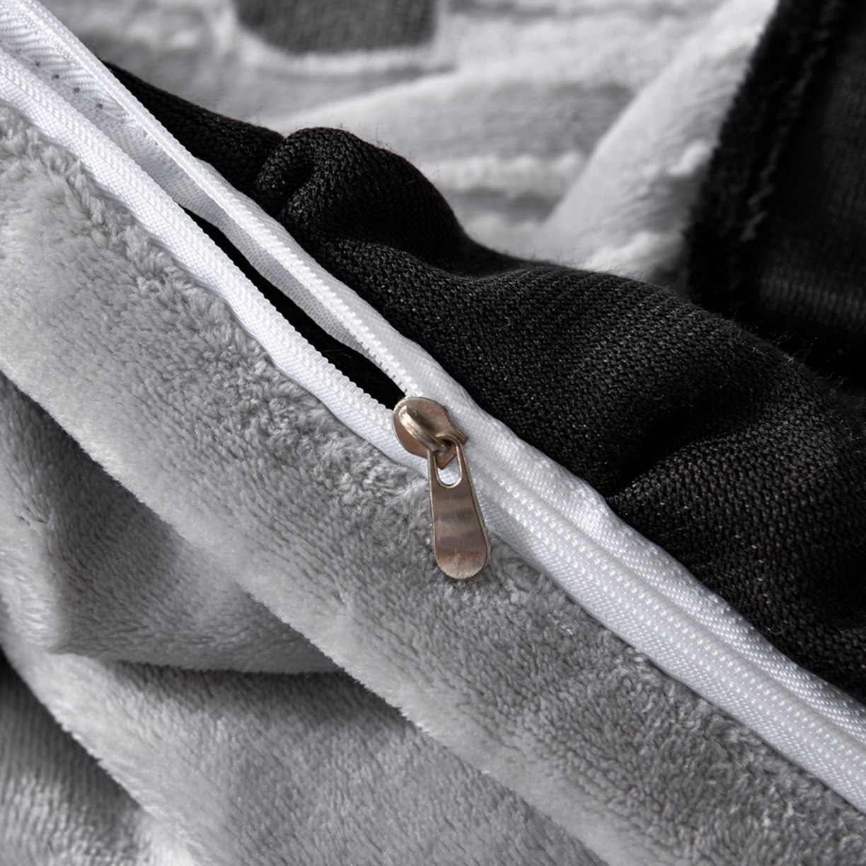 91家纺网 家纺一手货源 找家纺 畅畅家纺 2025新款冬季雕花绒赫本风牛奶绒花边四件套花边蝴蝶系列 蝴蝶-灰