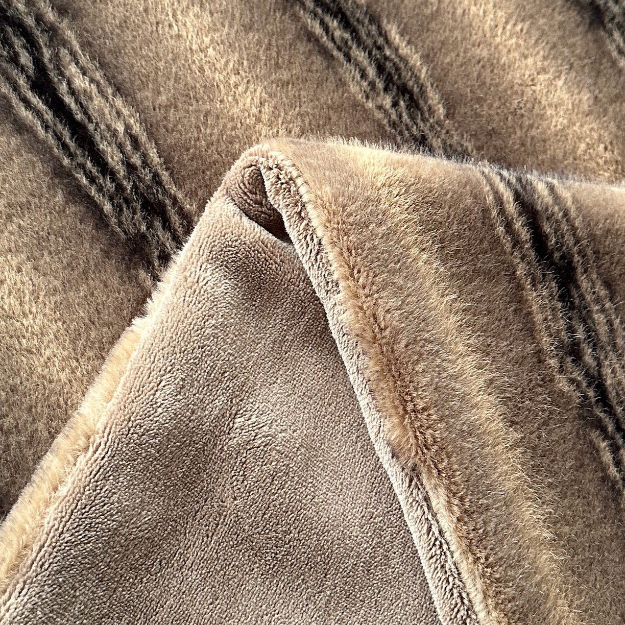 91家纺网 家纺一手货源 找家纺 （总）肖恩毯业 2025新款轻奢大金狐貂绒毯云锦绒毛毯仿裘皮毯加厚保暖高品高质顺滑长毛绒盖毯毯子