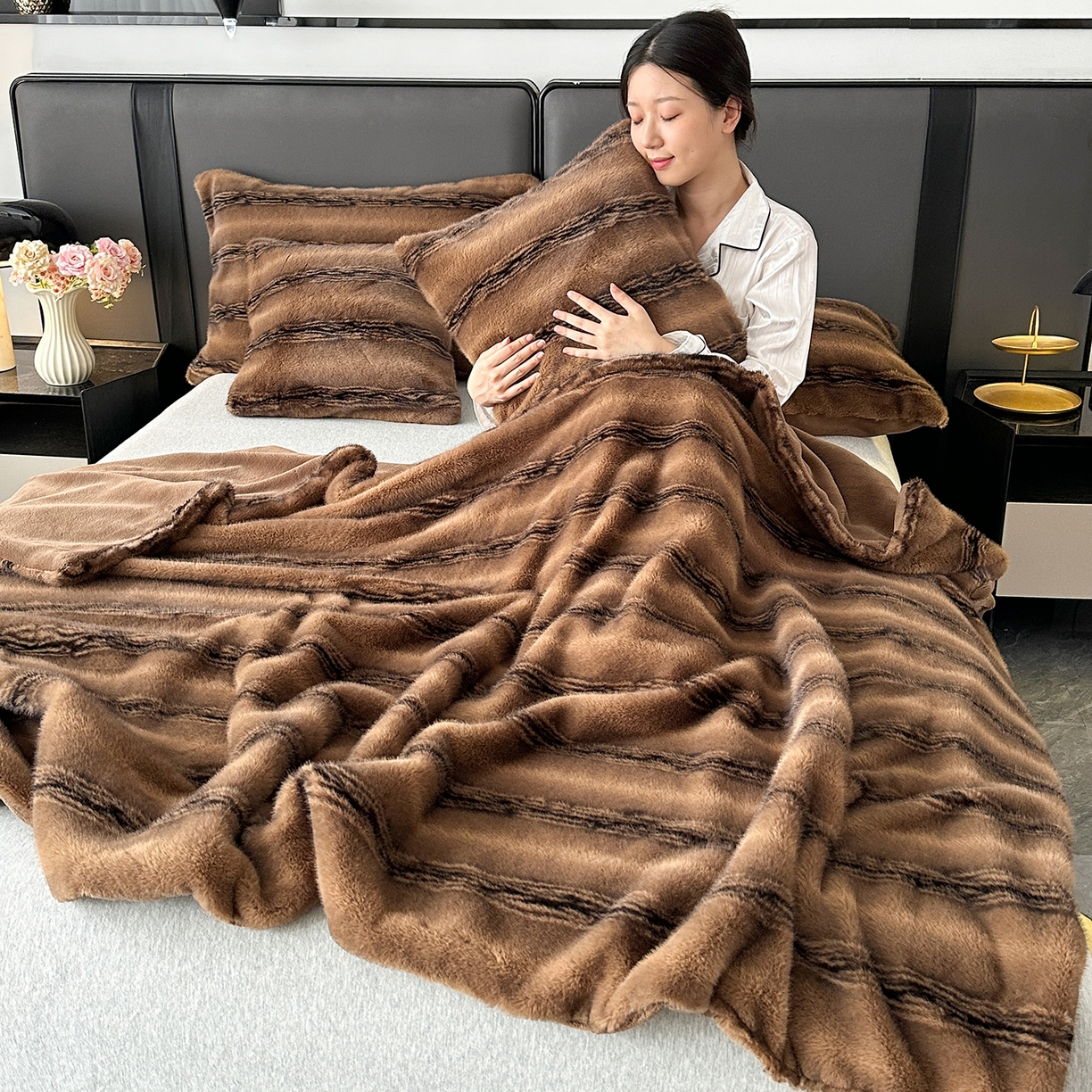 91家纺网 家纺一手货源 找家纺 （总）肖恩毯业 2025新款轻奢大金狐貂绒毯云锦绒毛毯仿裘皮毯加厚保暖高品高质顺滑长毛绒盖毯毯子