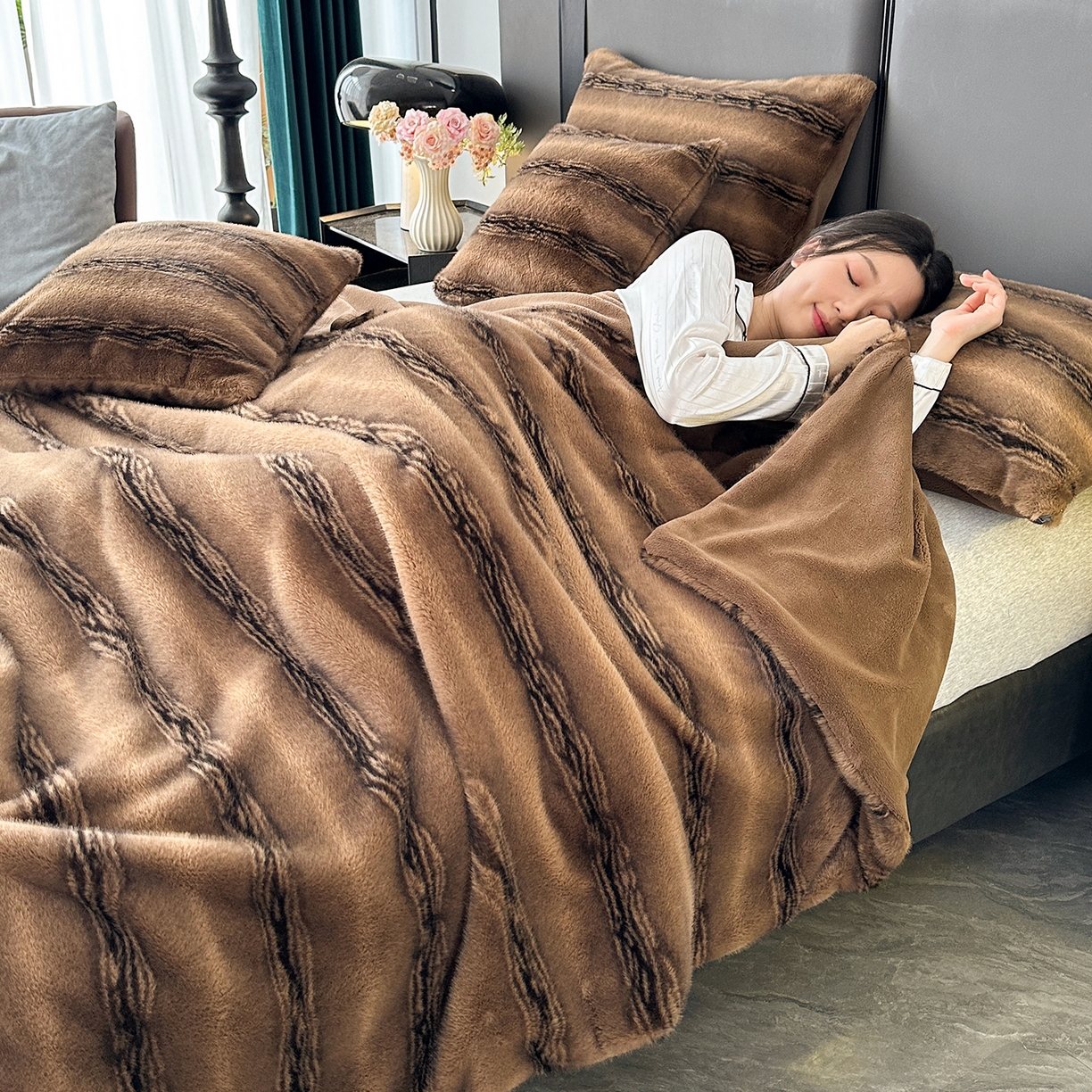 91家纺网 家纺一手货源 找家纺 （总）肖恩毯业 2025新款轻奢大金狐貂绒毯云锦绒毛毯仿裘皮毯加厚保暖高品高质顺滑长毛绒盖毯毯子