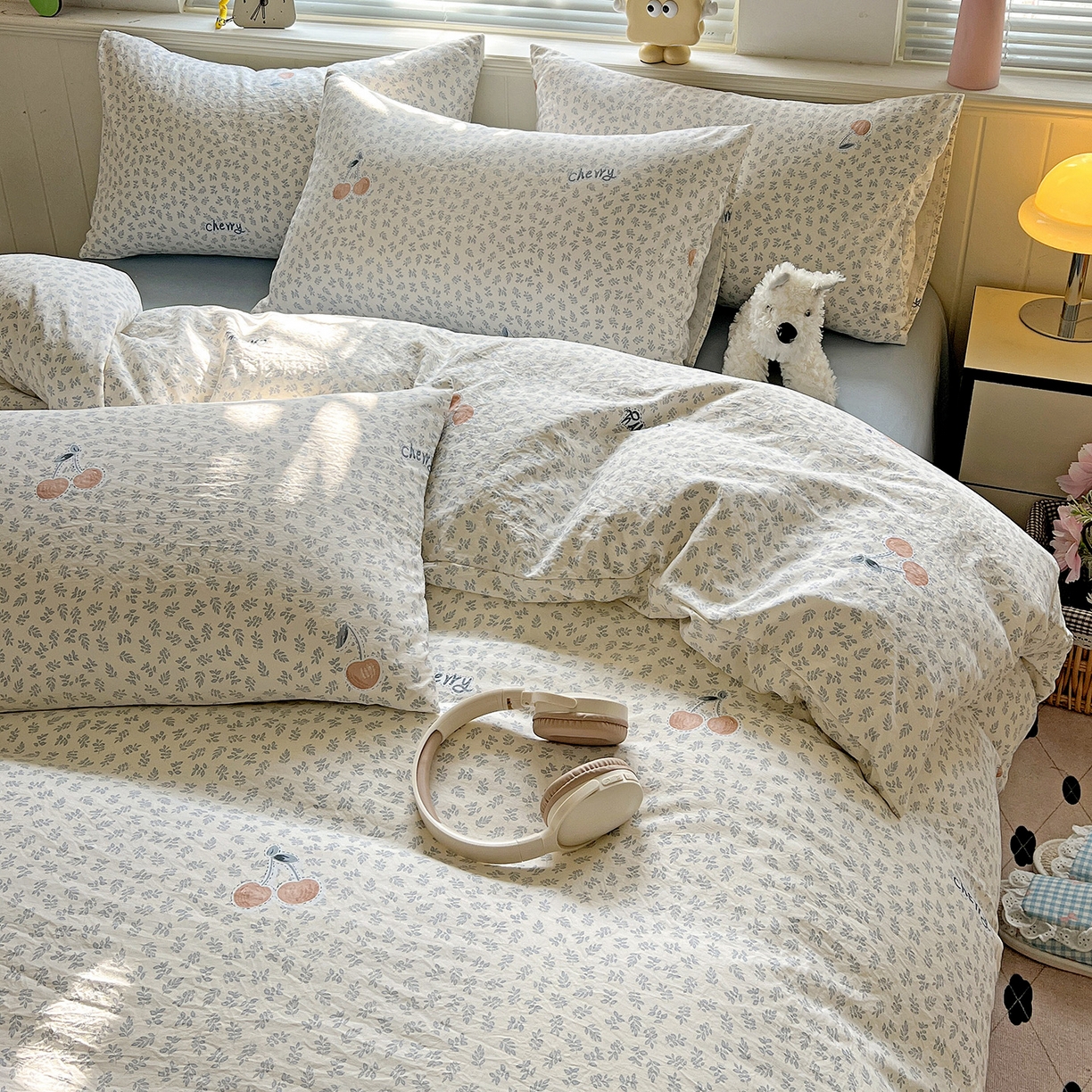 91家纺网 家纺一手货源 找家纺 暖芯优选 2025新款加厚爆款小布袋韩国古法水洗棉床单学生三件套床笠款四件套 蓝叶樱语