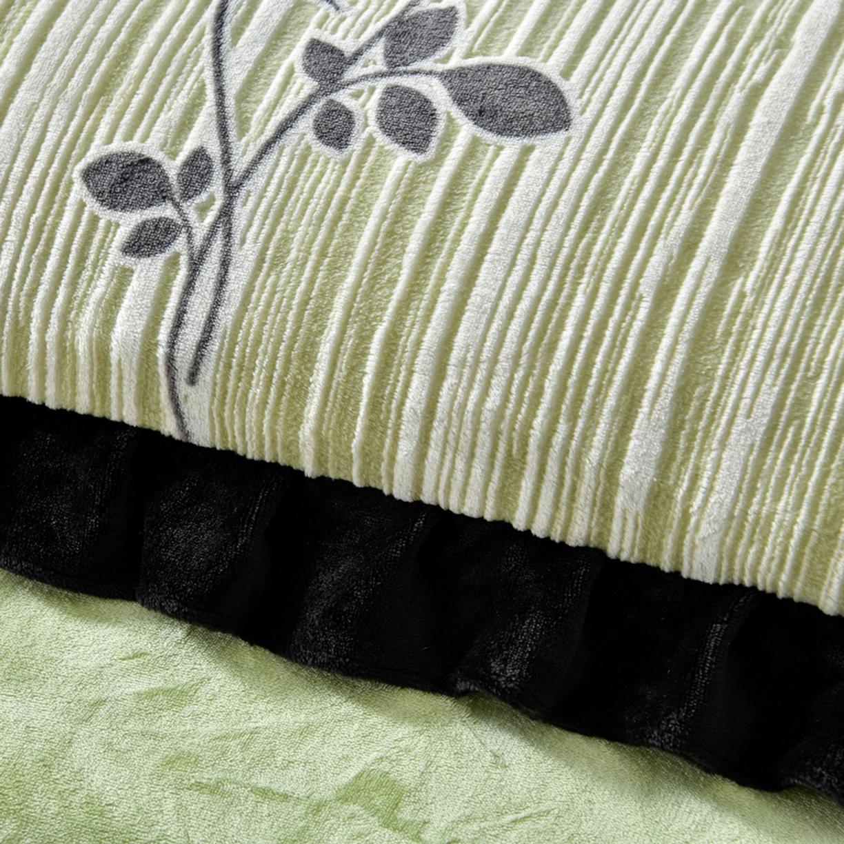 91家纺网 家纺一手货源 找家纺 畅畅家纺 2025新款冬季雕花绒赫本风牛奶绒花边四件套花边蝴蝶系列 玫瑰-绿