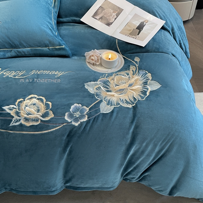 91家纺网 家纺一手货源 找家纺 （总）畅畅家纺 2025新款冬季牛奶绒绣花绒四件套