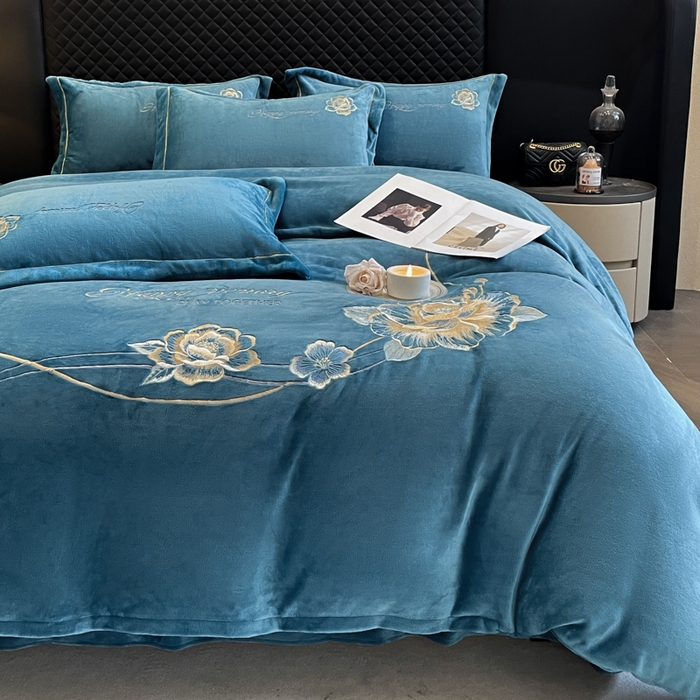 91家纺网 家纺一手货源 找家纺 （总）畅畅家纺 2025新款冬季牛奶绒绣花绒四件套