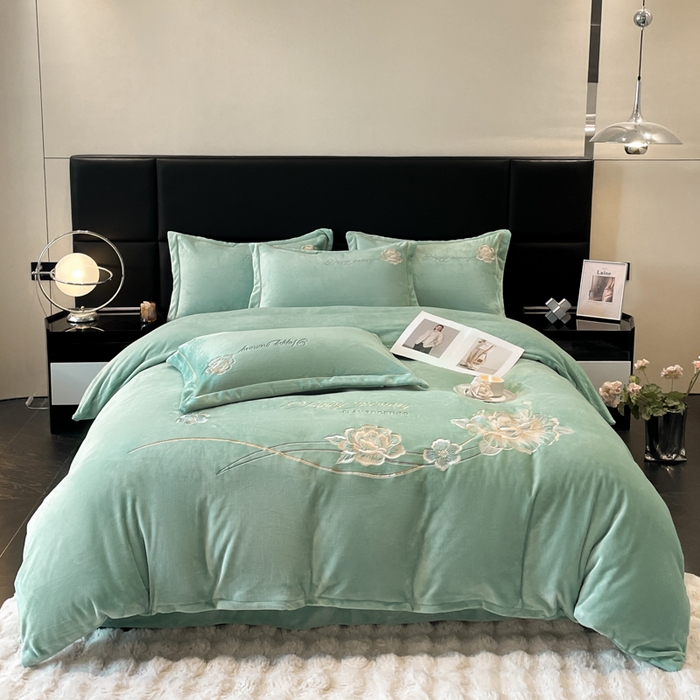 91家纺网 家纺一手货源 找家纺 （总）畅畅家纺 2025新款冬季牛奶绒绣花绒四件套