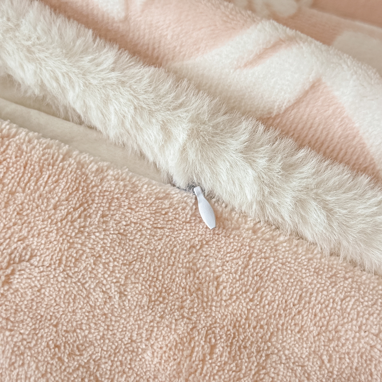 91家纺网 家纺一手货源 找家纺 （总）富米莱（原臻工厂） 2025新款高克重立体雕花牛奶绒四件套