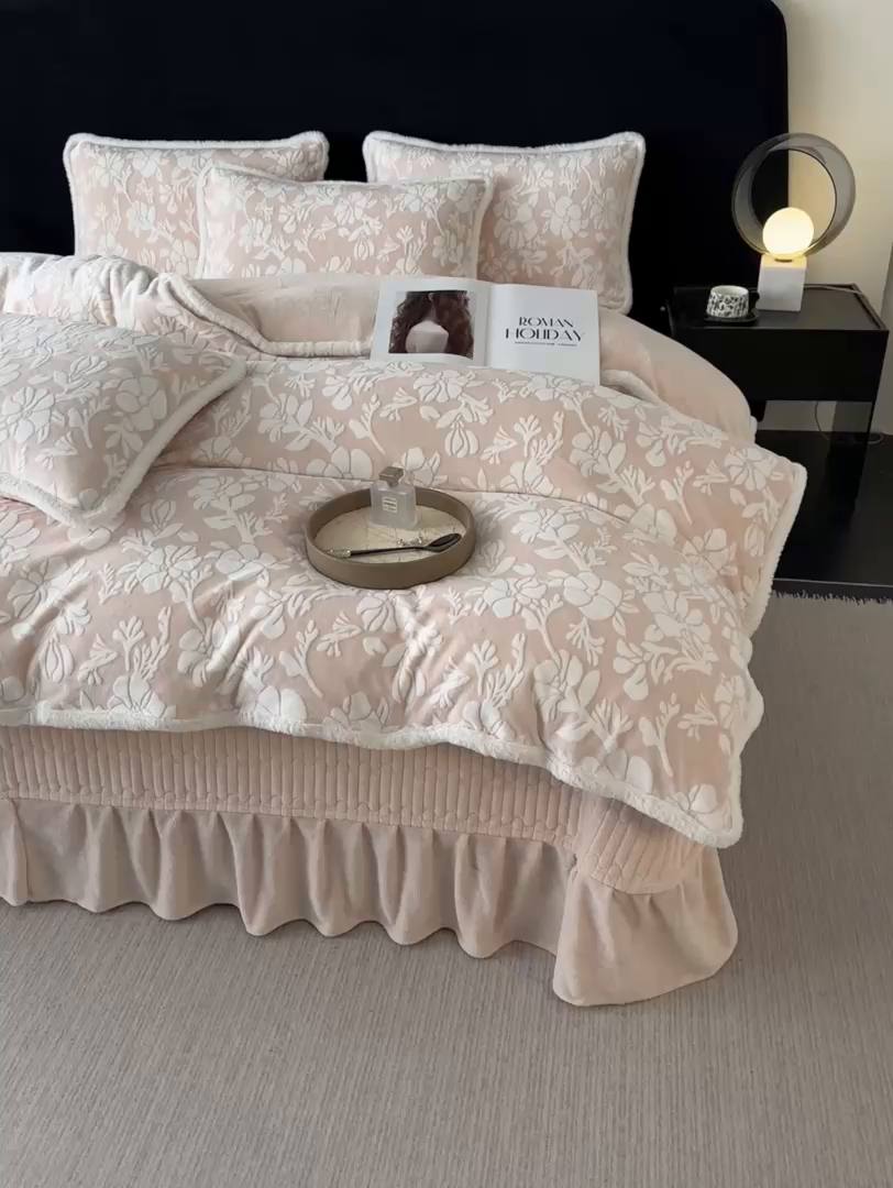 91家纺网 家纺一手货源 找家纺 （总）富米莱（原臻工厂） 2025新款高克重立体雕花牛奶绒四件套