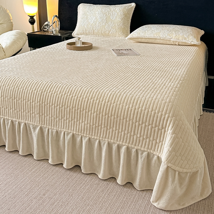 91家纺网 家纺一手货源 找家纺 富米莱（原臻工厂） 2025新款高克重立体雕花牛奶绒四件套 繁花-白