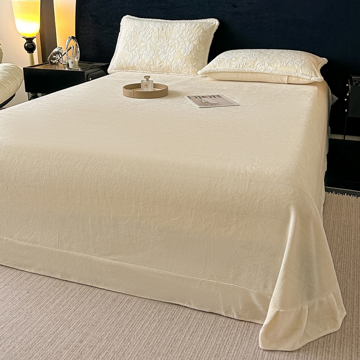 91家纺网 家纺一手货源 找家纺 富米莱（原臻工厂） 2025新款高克重立体雕花牛奶绒四件套 繁花-白