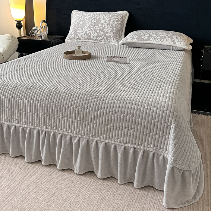 91家纺网 家纺一手货源 找家纺 富米莱（原臻工厂） 2025新款高克重立体雕花牛奶绒四件套 繁花-灰