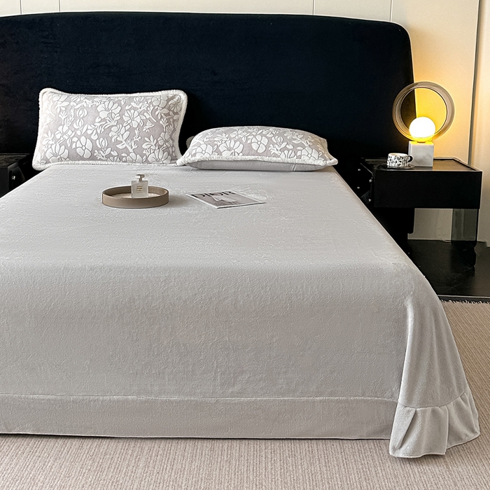 91家纺网 家纺一手货源 找家纺 富米莱（原臻工厂） 2025新款高克重立体雕花牛奶绒四件套 繁花-灰