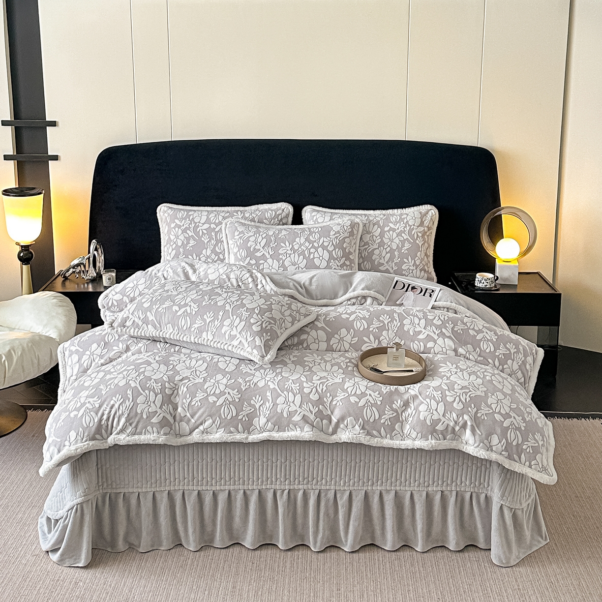 91家纺网 家纺一手货源 找家纺 富米莱（原臻工厂） 2025新款高克重立体雕花牛奶绒四件套 繁花-灰