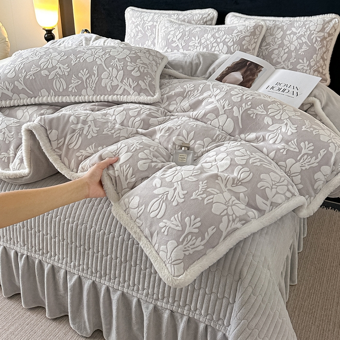 91家纺网 家纺一手货源 找家纺 富米莱（原臻工厂） 2025新款高克重立体雕花牛奶绒四件套 繁花-灰