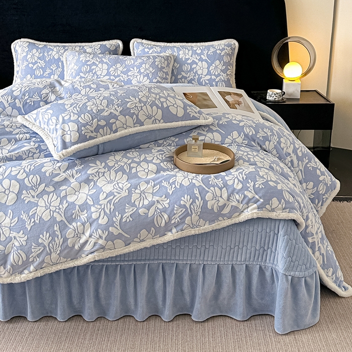 91家纺网 家纺一手货源 找家纺 富米莱（原臻工厂） 2025新款高克重立体雕花牛奶绒四件套 繁花-蓝