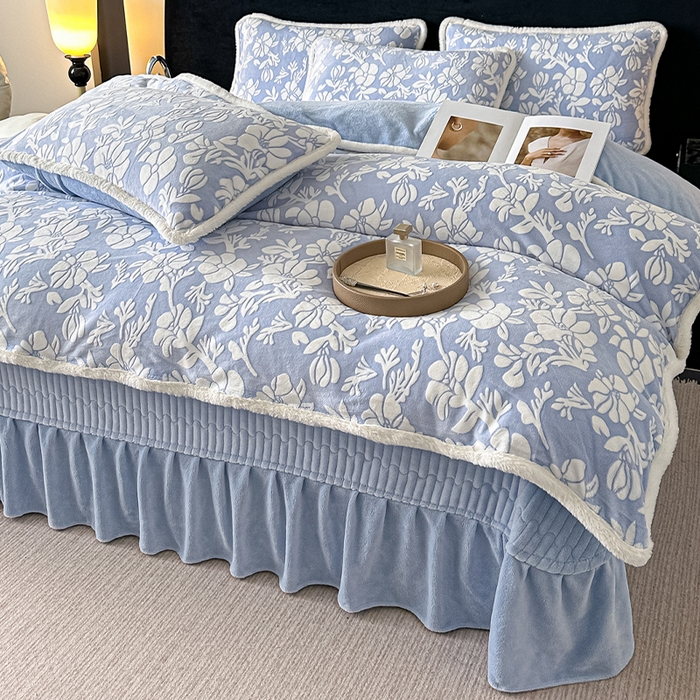 91家纺网 家纺一手货源 找家纺 富米莱（原臻工厂） 2025新款高克重立体雕花牛奶绒四件套 繁花-蓝