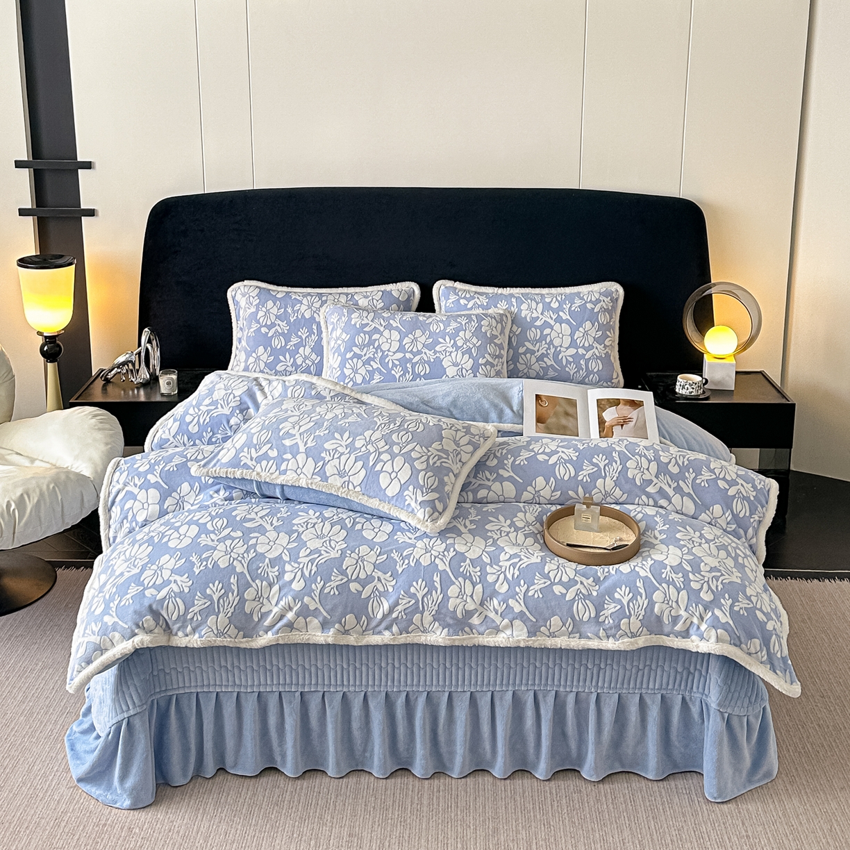 91家纺网 家纺一手货源 找家纺 富米莱（原臻工厂） 2025新款高克重立体雕花牛奶绒四件套 繁花-蓝