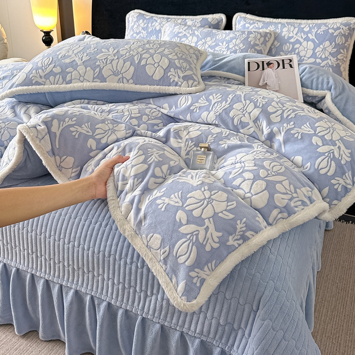 91家纺网 家纺一手货源 找家纺 富米莱（原臻工厂） 2025新款高克重立体雕花牛奶绒四件套 繁花-蓝