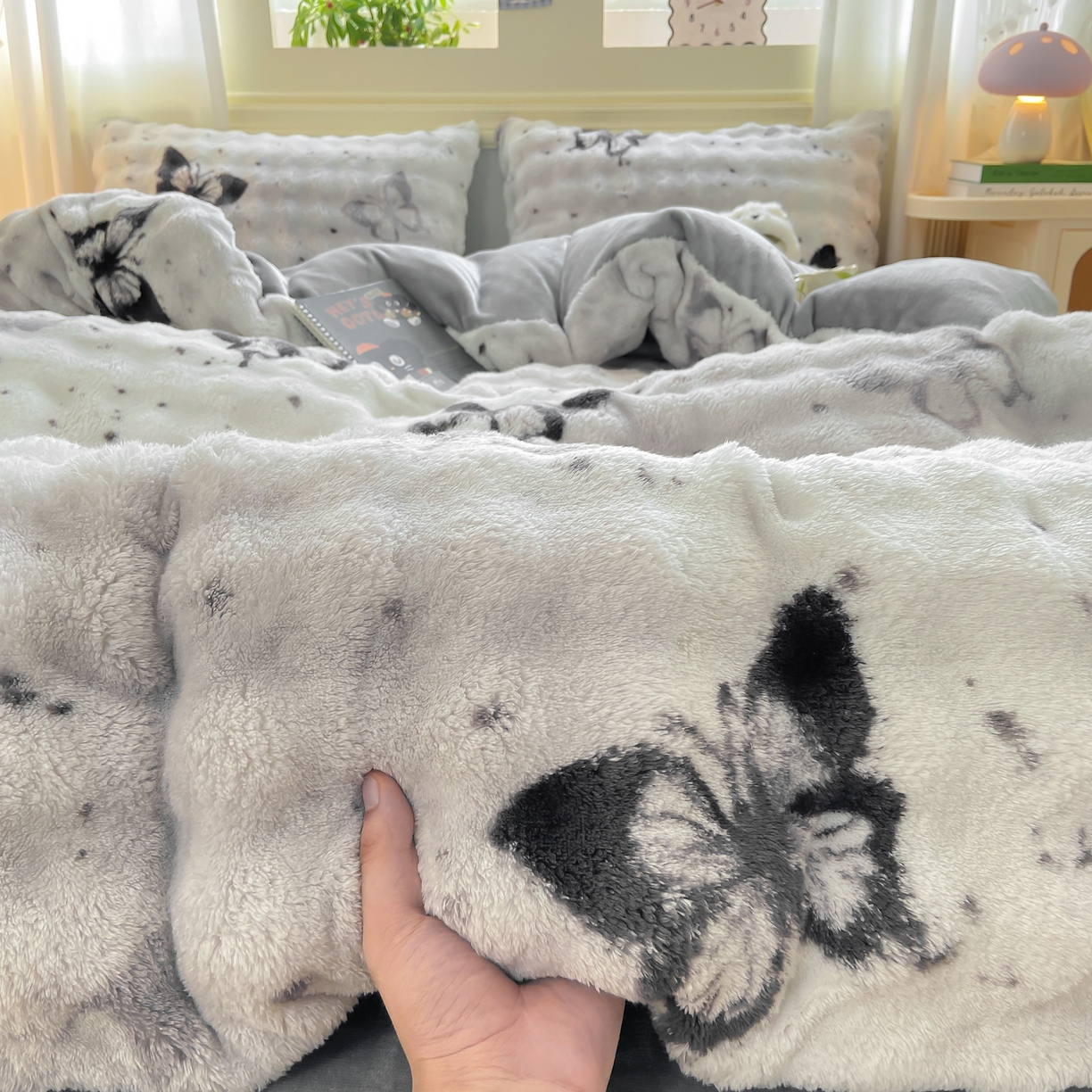 91家纺网 家纺一手货源 找家纺 （总）耐思家纺 2025新款泡泡牛奶绒印花四件套系列