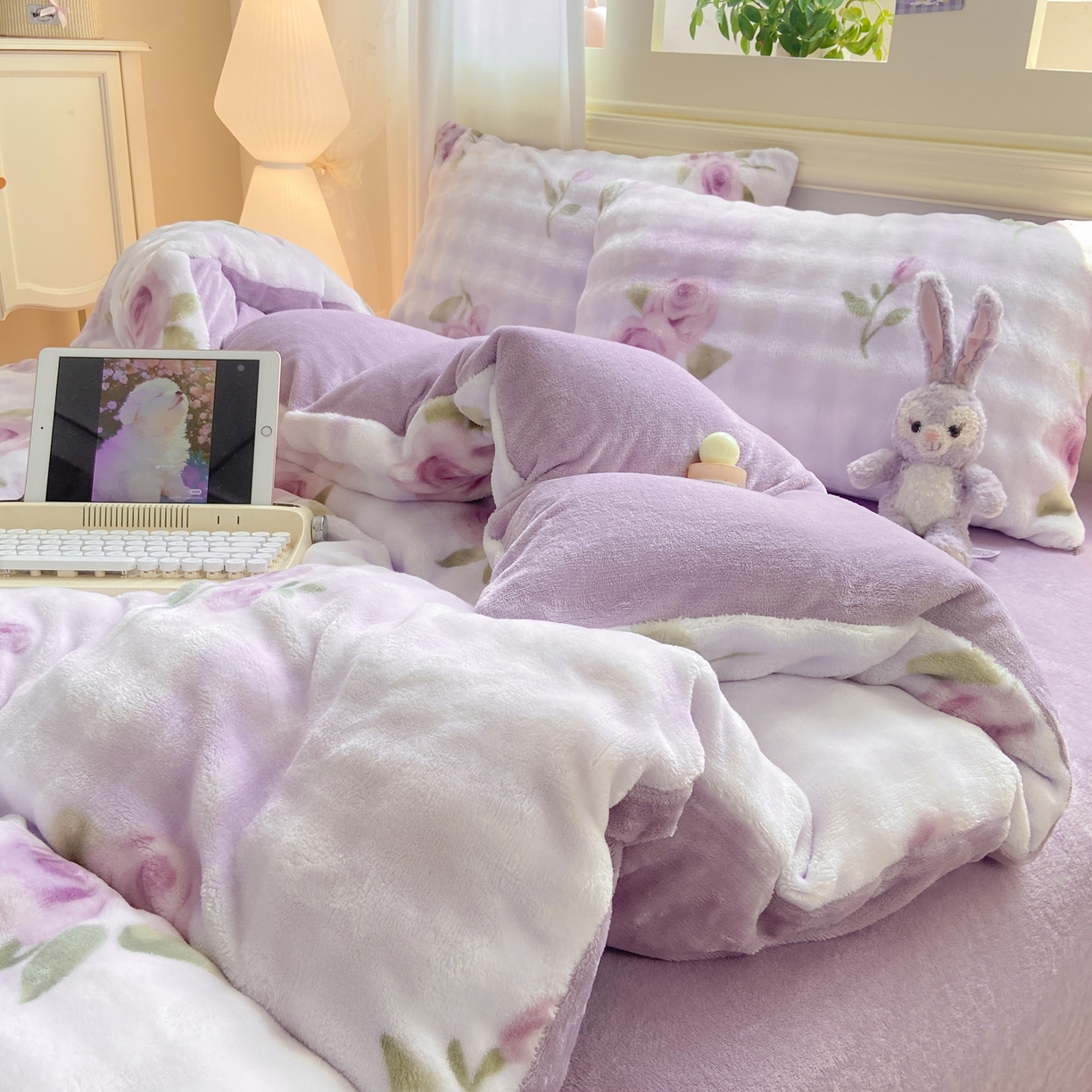 91家纺网 家纺一手货源 找家纺 耐思家纺 2025新款泡泡牛奶绒印花四件套系列 泡泡-花语