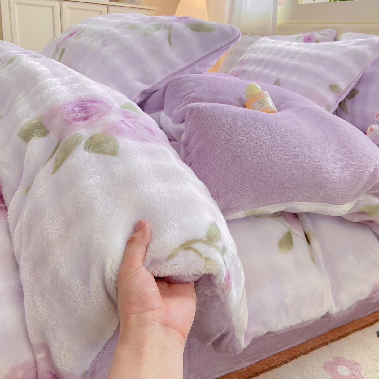 91家纺网 家纺一手货源 找家纺 耐思家纺 2025新款泡泡牛奶绒印花四件套系列 泡泡-花语