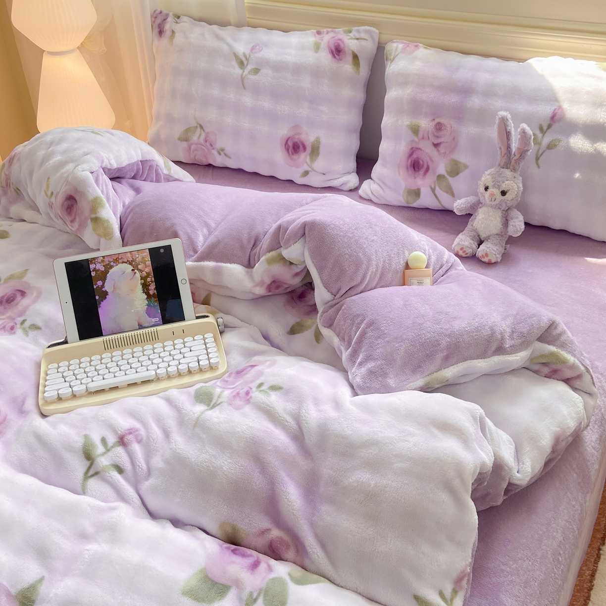 91家纺网 家纺一手货源 找家纺 耐思家纺 2025新款泡泡牛奶绒印花四件套系列 泡泡-花语