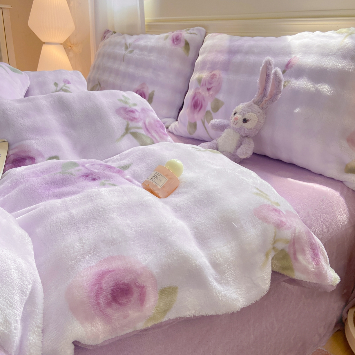 91家纺网 家纺一手货源 找家纺 耐思家纺 2025新款泡泡牛奶绒印花四件套系列 泡泡-花语