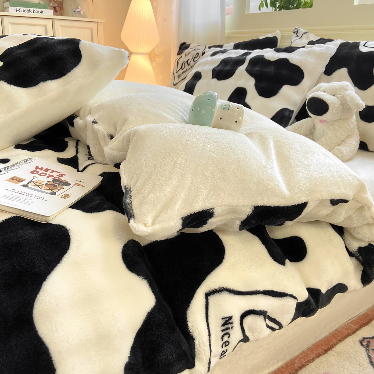 91家纺网 家纺一手货源 找家纺 耐思家纺 2025新款泡泡牛奶绒印花四件套系列 泡泡-萌牛