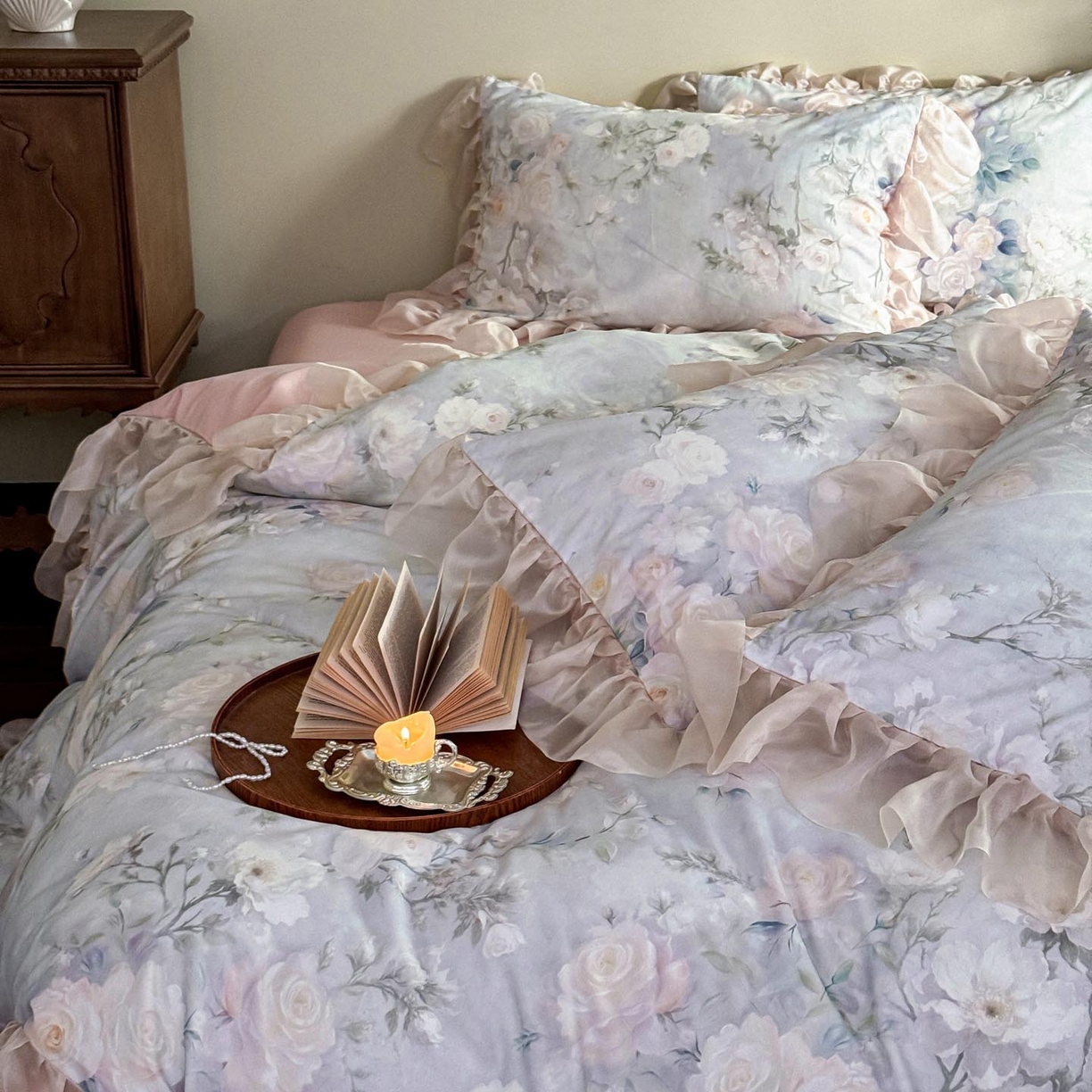 91家纺网 家纺一手货源 找家纺 （总）涵宸家纺 2025新款50S全棉磨毛花边四件套【更多花型联系商家电话：17798859966 微信同号，网站：www.hanchenjf.com】