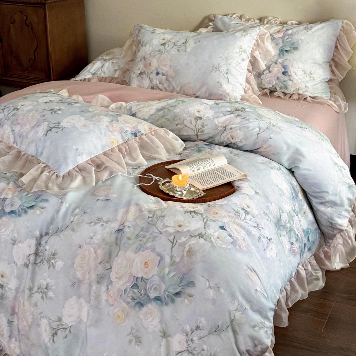 91家纺网 家纺一手货源 找家纺 涵宸家纺 2025新款50S全棉磨毛花边四件套【更多花型联系商家电话：17798859966 微信同号，网站：www.hanchenjf.com】 花边-玫瑰庄园