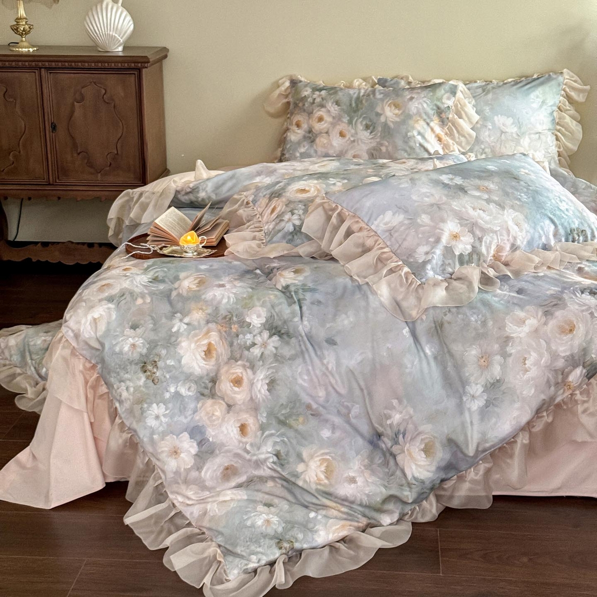 91家纺网 家纺一手货源 找家纺 涵宸家纺 2025新款50S全棉磨毛花边四件套【更多花型联系商家电话：17798859966 微信同号，网站：www.hanchenjf.com】 花边-蔷薇晨露