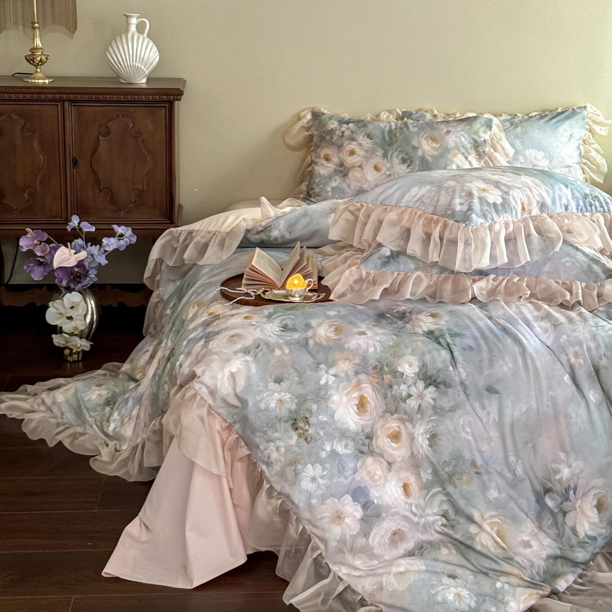 91家纺网 家纺一手货源 找家纺 涵宸家纺 2025新款50S全棉磨毛花边四件套【更多花型联系商家电话：17798859966 微信同号，网站：www.hanchenjf.com】 花边-蔷薇晨露