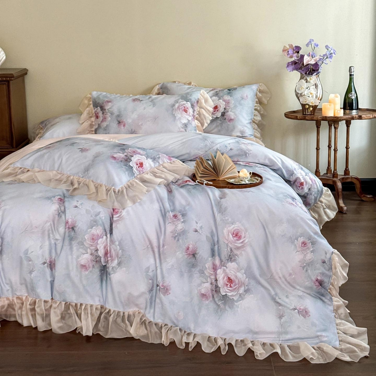 91家纺网 家纺一手货源 找家纺 涵宸家纺 2025新款50S全棉磨毛花边四件套【更多花型联系商家电话：17798859966 微信同号，网站：www.hanchenjf.com】 花边-清欢-蓝