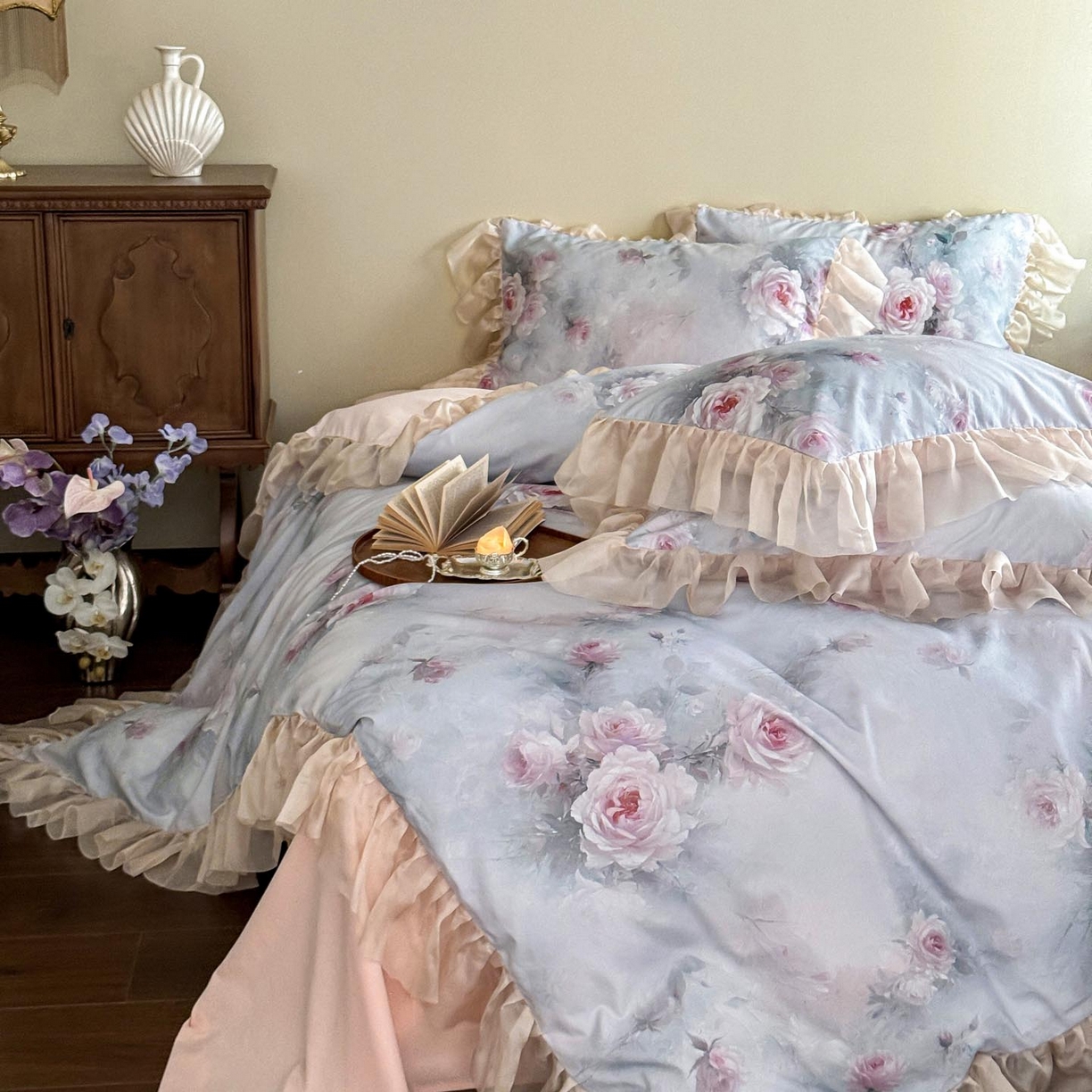 91家纺网 家纺一手货源 找家纺 涵宸家纺 2025新款50S全棉磨毛花边四件套【更多花型联系商家电话：17798859966 微信同号，网站：www.hanchenjf.com】 花边-清欢-蓝