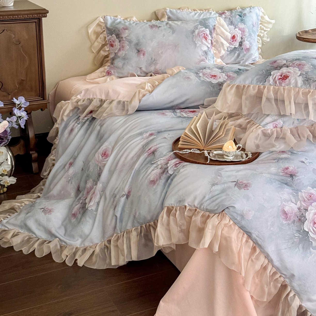 91家纺网 家纺一手货源 找家纺 涵宸家纺 2025新款50S全棉磨毛花边四件套【更多花型联系商家电话：17798859966 微信同号，网站：www.hanchenjf.com】 花边-清欢-蓝