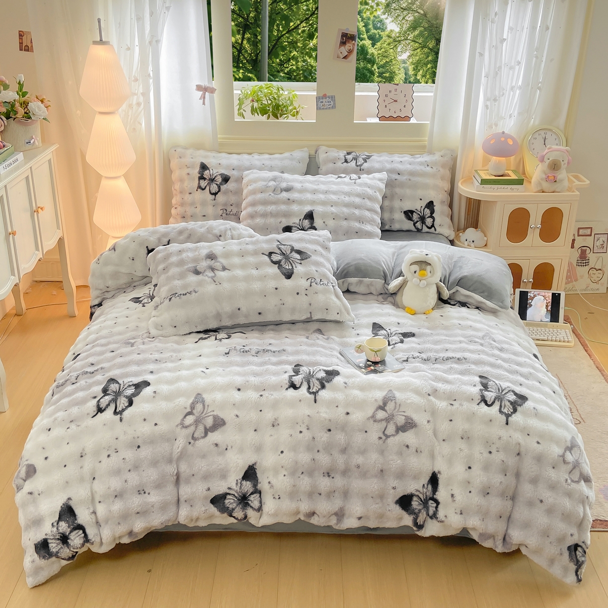 91家纺网 家纺一手货源 找家纺 耐思家纺 2025新款泡泡牛奶绒印花四件套系列 泡泡-蝶舞