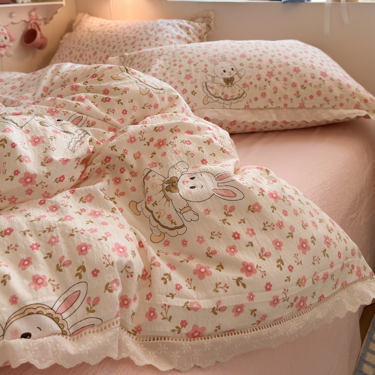 91家纺网 家纺一手货源 找家纺 优卡迪家纺馆 2025新款A类全棉镂空花边皱皱棉双层纱四件套 相见欢